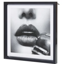 Cadre déco visage de femme avec bouche noir et blanc