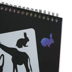 Carnet à gratter noir 8 pages pages + 1 pochoir + bâtonnet bois