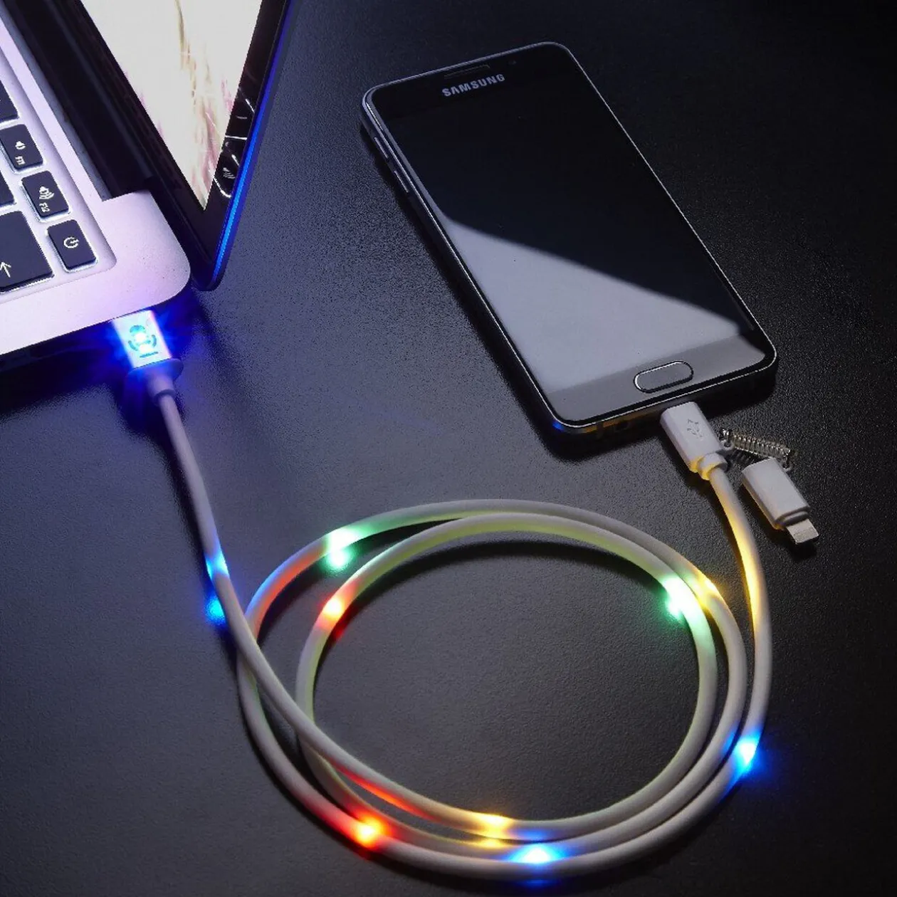 Câble de charge universel effet guirlande 2en1