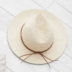 Chapeau tressé en coton