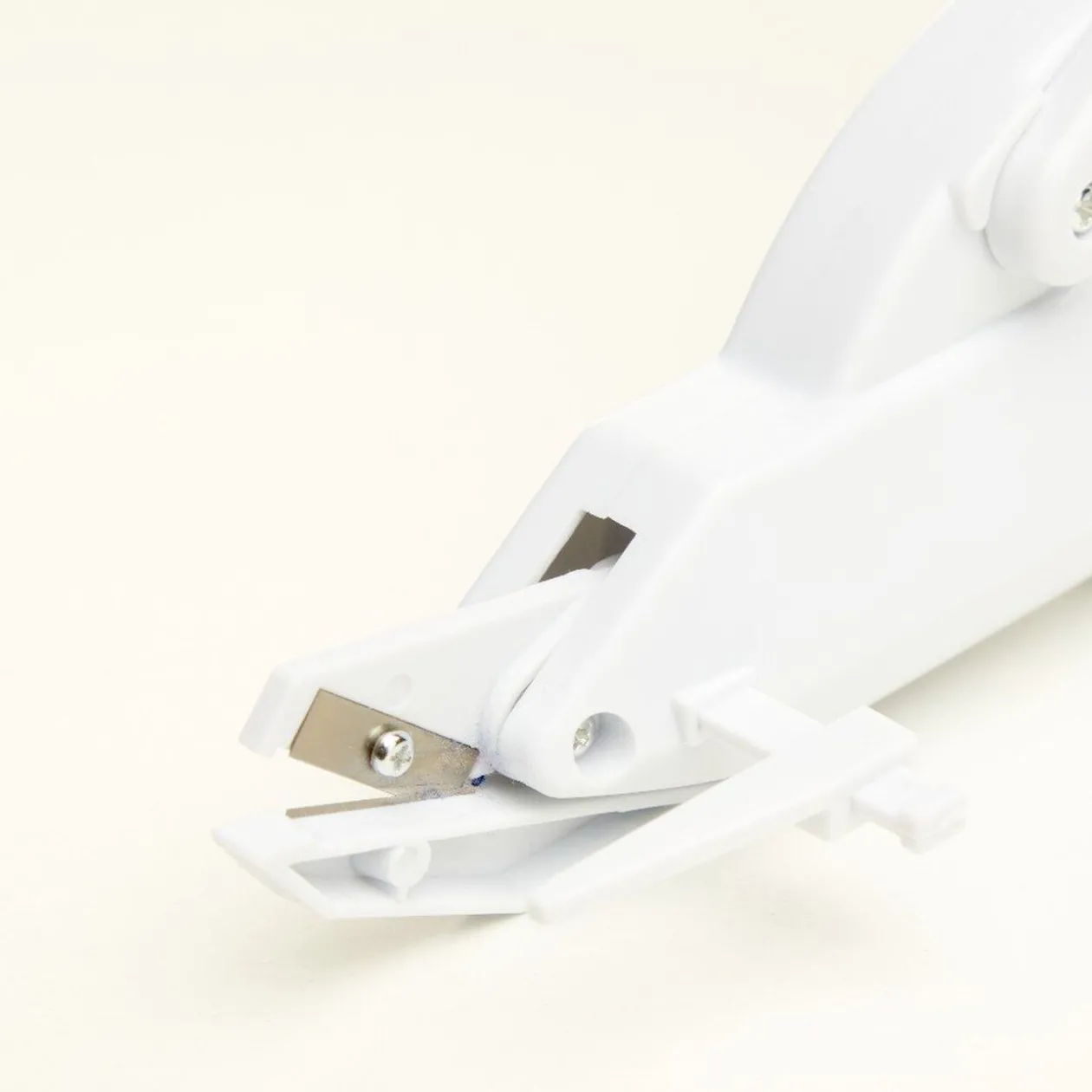 Ciseaux électrique multifonctions