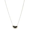 Collier décor filigrane noir doré