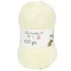 Pelote de fil à tricoter écru