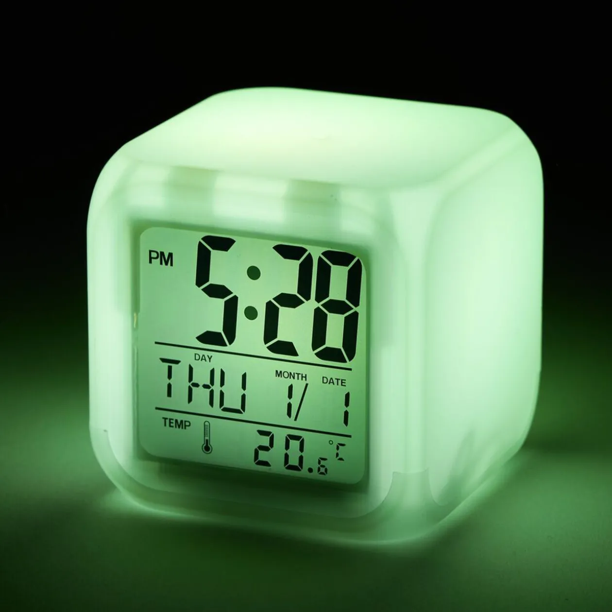 Réveil cube LED multicolore à piles 7,8x7,8x7,8cm