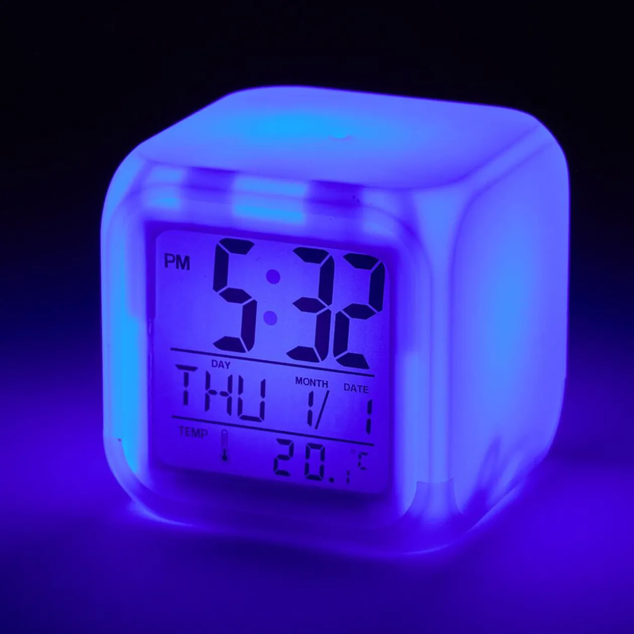 Réveil cube LED multicolore à piles 7,8x7,8x7,8cm