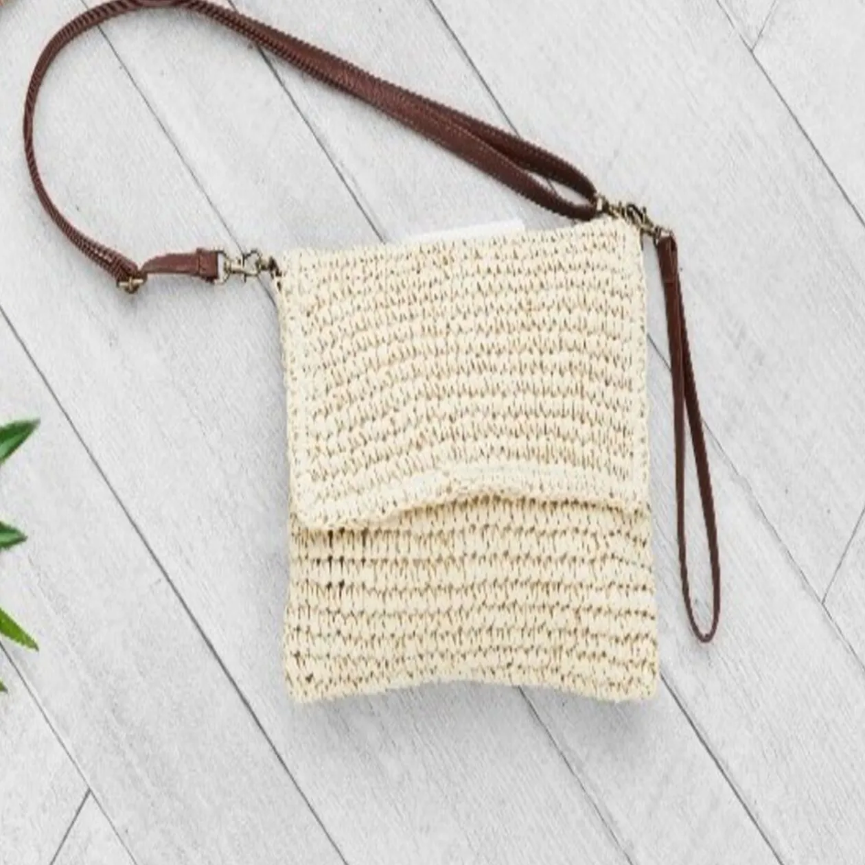 Sac pochette porté croisé matière naturelle