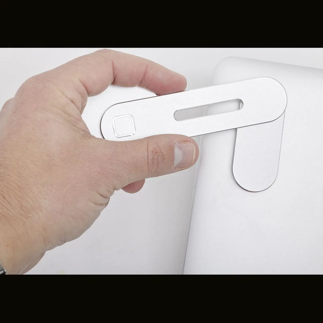 Support magnétique pour téléphone