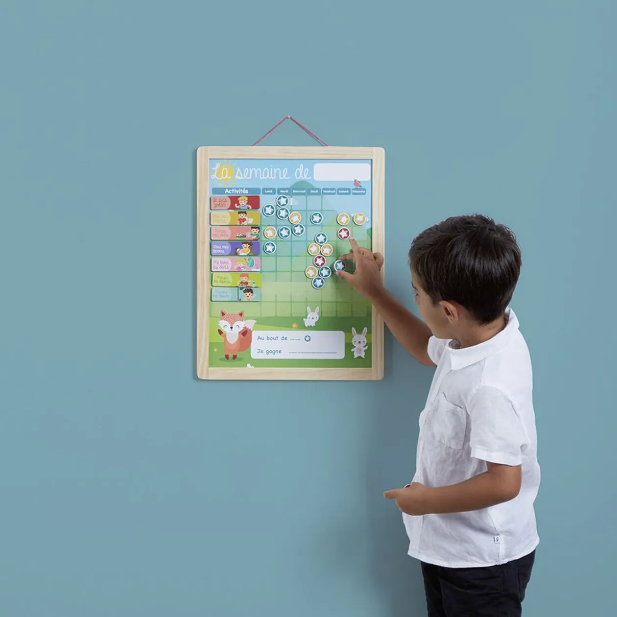 Tableau organisation enfant activités responsabilités en bois