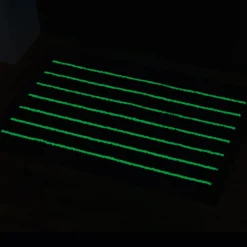 Tapis phosphorescent noir et blanc