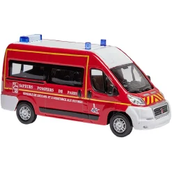 Véhicule utilitaire 1/43 métal licence