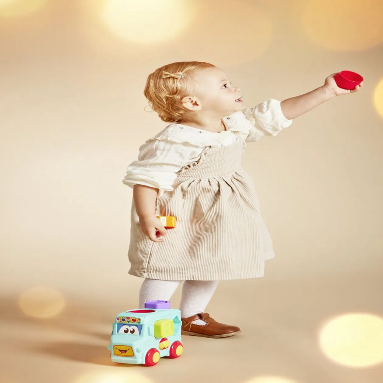 Véhicule éveil avec forme à insérer 16x8,3xH13,5cm