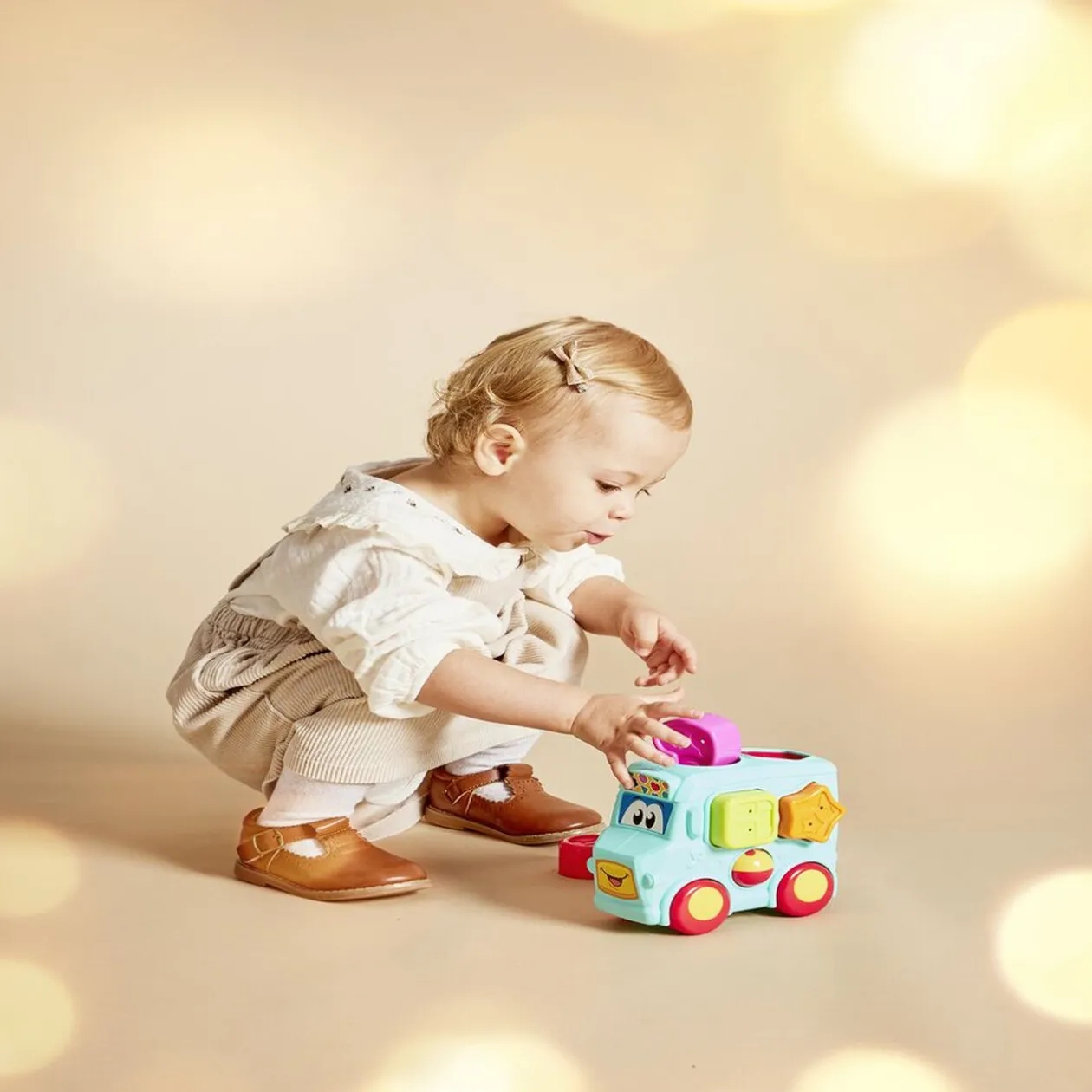 Véhicule éveil avec forme à insérer 16x8,3xH13,5cm