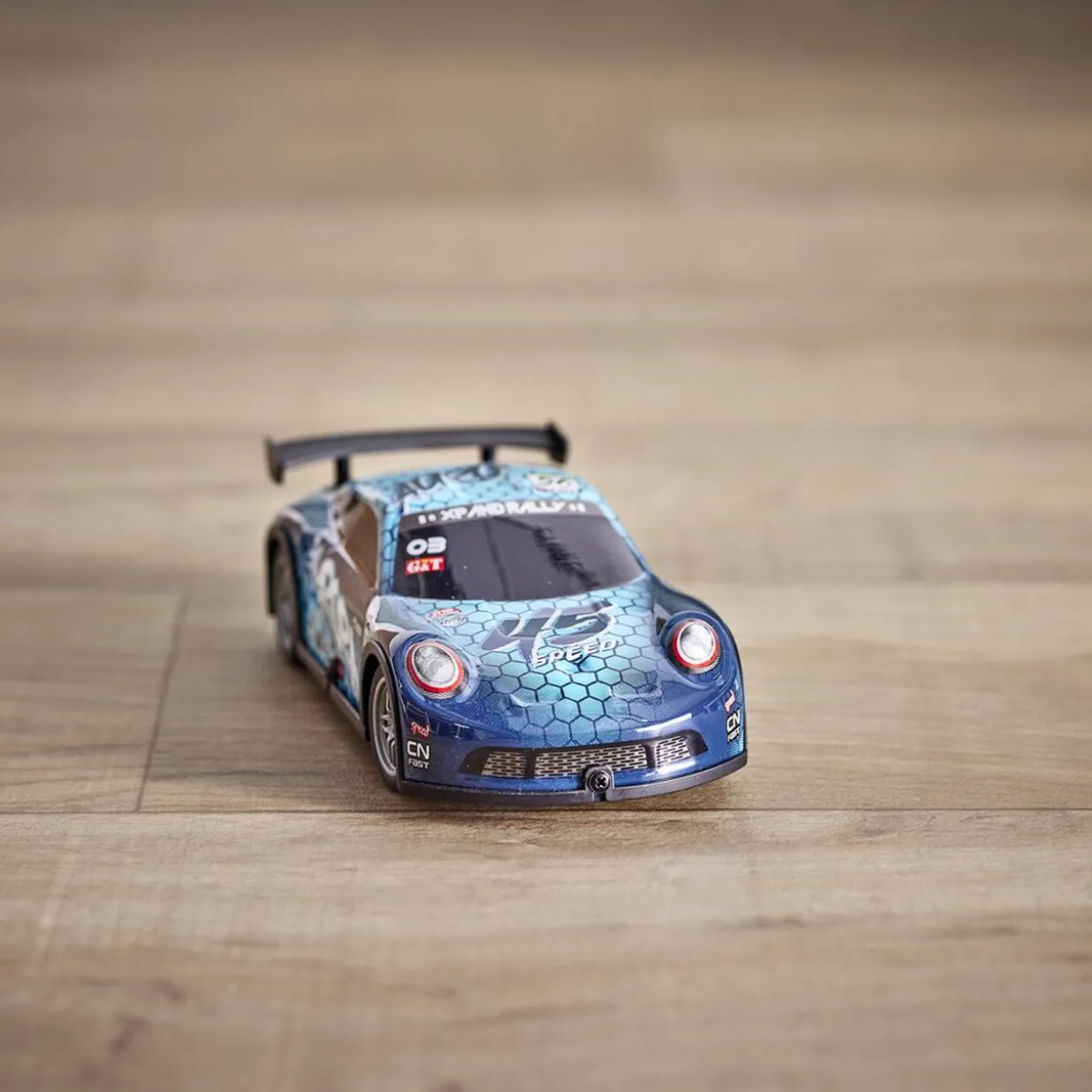 Voiture de course radiocommandée - 2 modèles