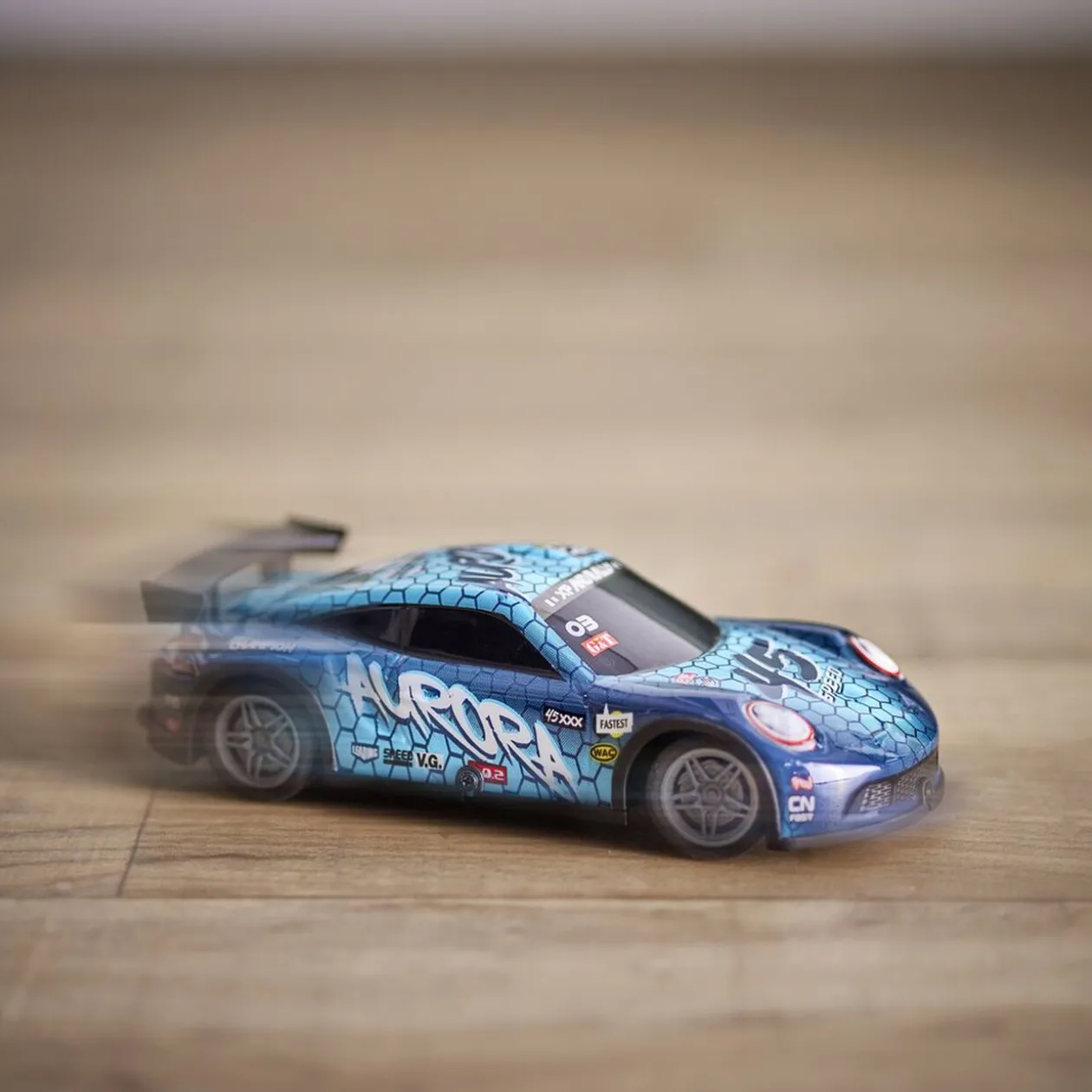 Voiture de course radiocommandée - 2 modèles